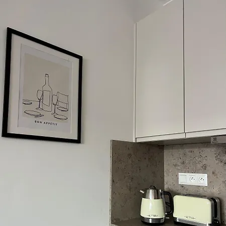 Chic & Cozy Near Nivy Station With Free Garage Parking Lägenhet *
