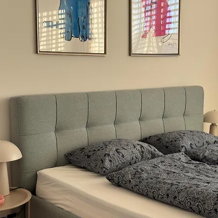Lägenhet Chic & Cozy Near Nivy Station With Free Garage Parking *