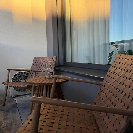 Apartment Chic & Cozy Near Nivy Station *